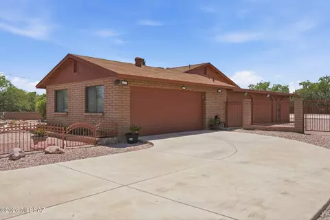 766 Pachuca Ct, Rio Rico, AZ 85648