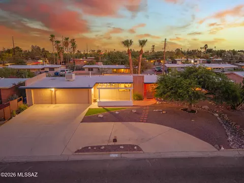 View/Area - 7052 E Baker St, Tucson, AZ 85710 photo 2 of 7