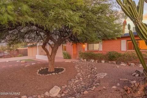 Exterior - 7052 E Baker St, Tucson, AZ 85710 photo 5 of 8