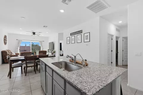 Kitchen - 9780 E Gray Hawk Dr, Tucson, AZ 85730 photo 3 of 5