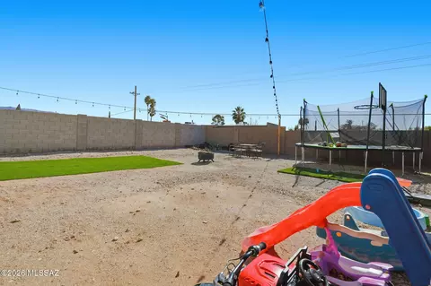 Exterior - 9780 E Gray Hawk Dr, Tucson, AZ 85730 photo 5 of 7