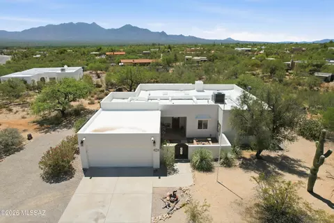 655 W Continental Rd, Green Valley, AZ 85622