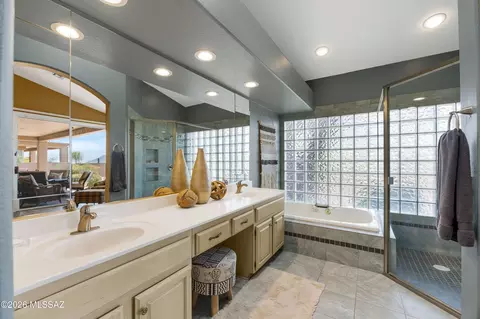 Bath - 65555 E Canyon Dr, Tucson, AZ 85739 photo 3 of 4