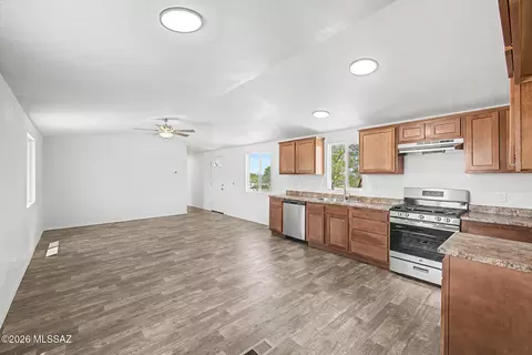 Kitchen - 10325 S Brandywine Ln, Tucson, AZ 85736 photo 2 of 2