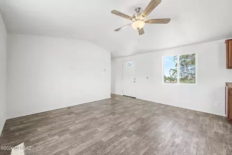 Living - 10325 S Brandywine Ln, Tucson, AZ 85736 photo 2 of 4