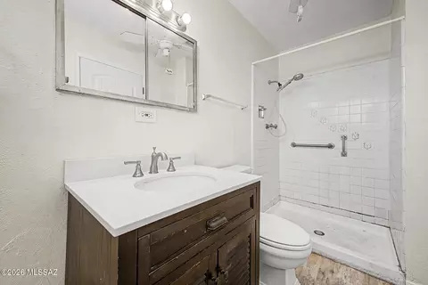 Bath - 441 N Bisbee Ave, Willcox, AZ 85643 photo 1 of 4