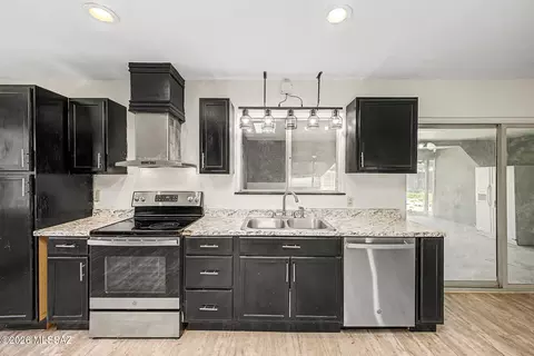 Kitchen - 441 N Bisbee Ave, Willcox, AZ 85643 photo 2 of 2