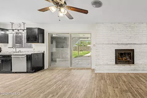 Living - 441 N Bisbee Ave, Willcox, AZ 85643 photo 5 of 6