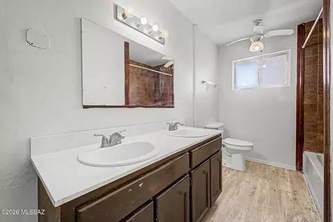Bath - 441 N Bisbee Ave, Willcox, AZ 85643 photo 3 of 4