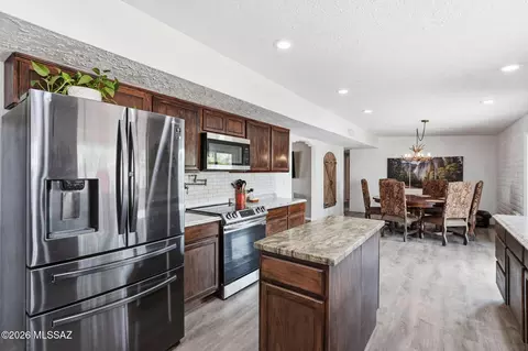 Kitchen - 7430 E 39th St, Tucson, AZ 85730 photo 6 of 7