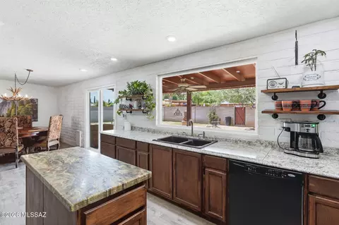 Kitchen - 7430 E 39th St, Tucson, AZ 85730 photo 7 of 7