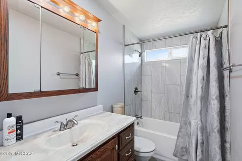 Bath - 7430 E 39th St, Tucson, AZ 85730 photo 3 of 4
