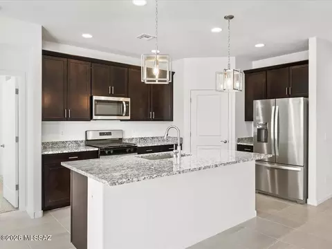 6868 W Indian Clover Way, Tucson, AZ 85757