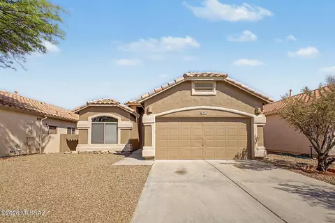 7932 N Panamint Dr, Tucson, AZ 85743