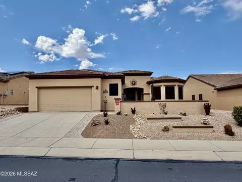1126 W Bosch Dr, Green Valley, AZ 85614