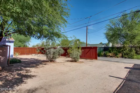 Exterior - 2536 E Sequoyah St, Tucson, AZ 85719 photo 2 of 5