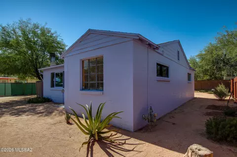 Exterior - 2536 E Sequoyah St, Tucson, AZ 85719 photo 3 of 5