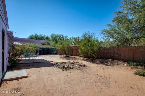 Exterior - 2536 E Sequoyah St, Tucson, AZ 85719 photo 4 of 5