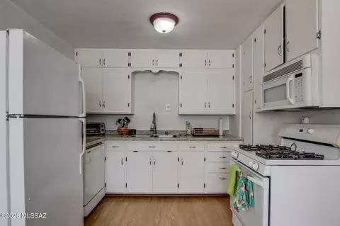 Kitchen - 2536 E Sequoyah St, Tucson, AZ 85719 photo 1 of 1