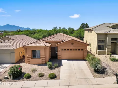 96 E Calle Trona, Green Valley, AZ 85614