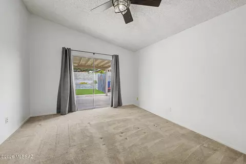 Bedroom - 8913 E Citrus Tree Dr, Tucson, AZ 85730 photo 1 of 7