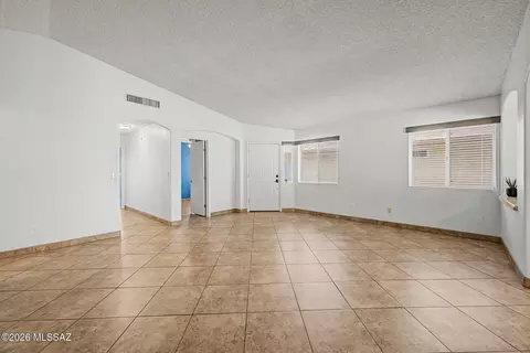 Living - 8913 E Citrus Tree Dr, Tucson, AZ 85730 photo 2 of 2