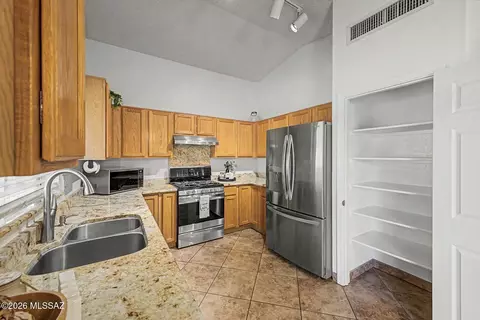 Kitchen - 8913 E Citrus Tree Dr, Tucson, AZ 85730 photo 2 of 3