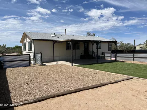 6450 N Gemstone Rd, Tucson, AZ 85743
