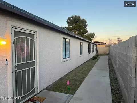 113 W Corona Rd, Tucson, AZ 85756
