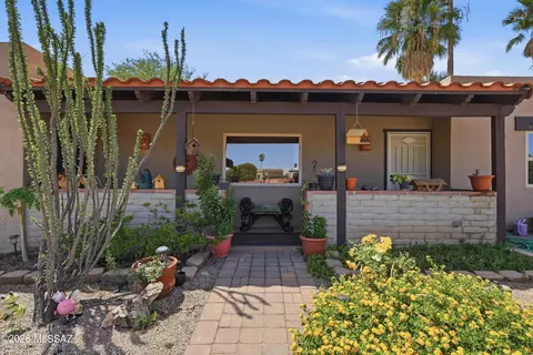 132 E Santa Rebecca Dr, Green Valley, AZ 85614