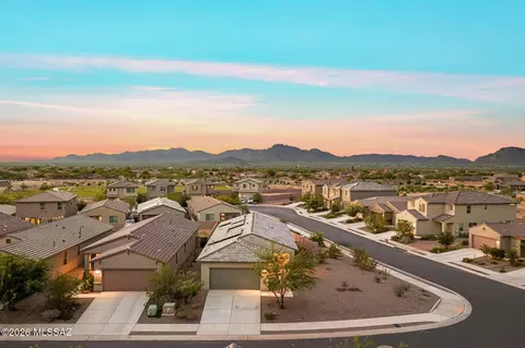 6860 W Jadewood Ln, Tucson, AZ 85757