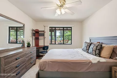 135 S Paseo Quinta #B, Green Valley, AZ 85614