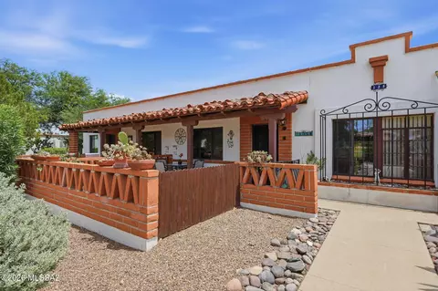135 S Paseo Quinta #B, Green Valley, AZ 85614