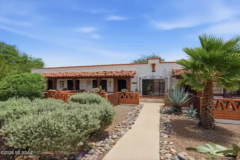 135 S Paseo Quinta #B, Green Valley, AZ 85614
