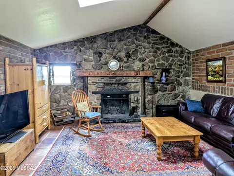 Living - 33 Thunder Mountain Rd, Elgin, AZ 85611 photo 1 of 3
