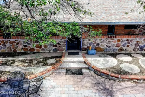 Exterior - 33 Thunder Mountain Rd, Elgin, AZ 85611 photo 3 of 12