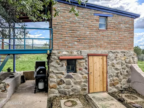Exterior - 33 Thunder Mountain Rd, Elgin, AZ 85611 photo 7 of 12