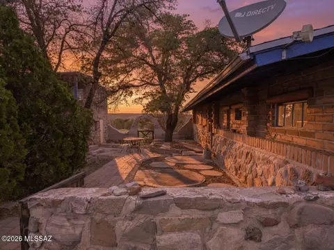 Exterior - 33 Thunder Mountain Rd, Elgin, AZ 85611 photo 2 of 12