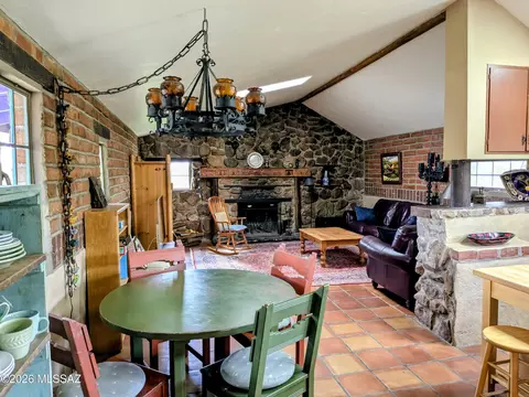Dining - 33 Thunder Mountain Rd, Elgin, AZ 85611 photo 1 of 1