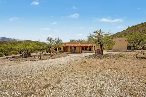 Exterior - 15770 E Colossal Cave Rd, Vail, AZ 85641 photo 9 of 10