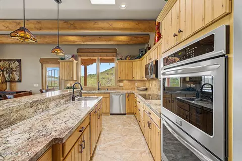 Kitchen - 15770 E Colossal Cave Rd, Vail, AZ 85641 photo 3 of 4