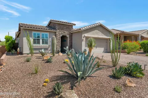 7704 W Laurel Ln, Marana, AZ 85658