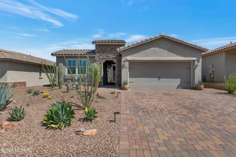 7704 W Laurel Ln, Marana, AZ 85658