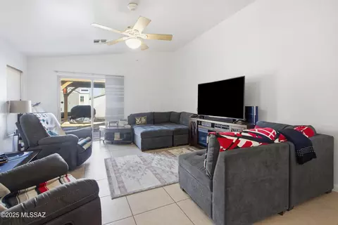 Living - 8807 E Mountain Spring Dr, Tucson, AZ 85747 photo 4 of 5