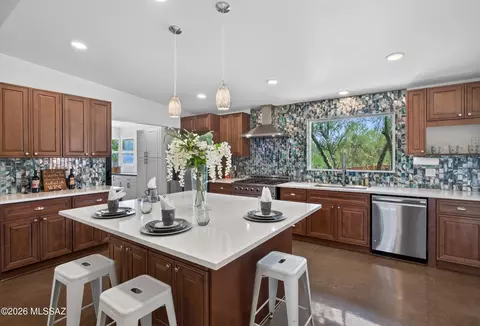 1602 N Painted Hills Rd, Tucson, AZ 85745