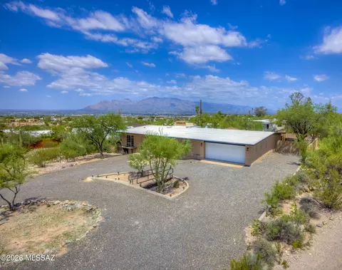 1602 N Painted Hills Rd, Tucson, AZ 85745