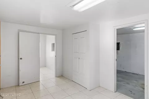 Entry Way - 7565 E 29th St, Tucson, AZ 85710 photo 5 of 5