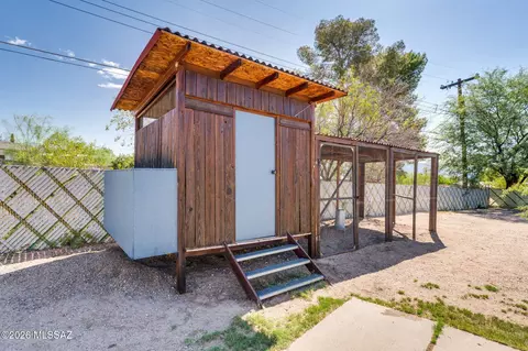 Exterior - 7565 E 29th St, Tucson, AZ 85710 photo 9 of 11