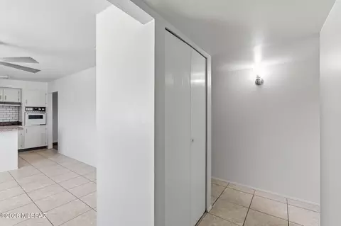 Entry Way - 7565 E 29th St, Tucson, AZ 85710 photo 3 of 5