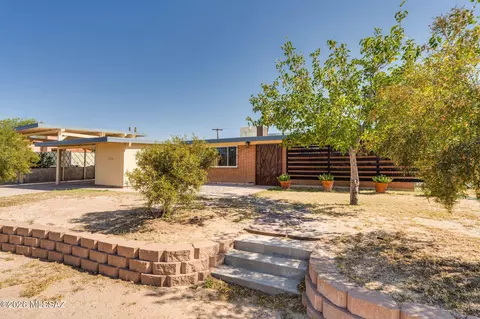 Exterior - 7565 E 29th St, Tucson, AZ 85710 photo 4 of 11